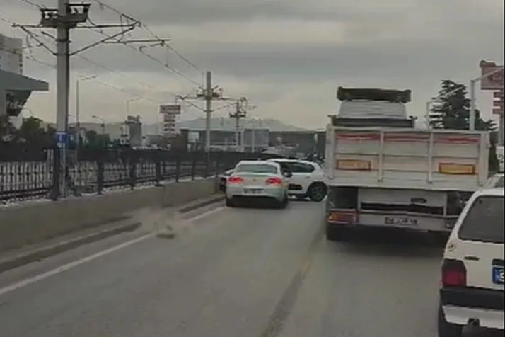 Bursa'da trafiği felç eden kaza